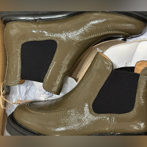 SOFFT -  patent Chelsea boot - Picture 3 of 4